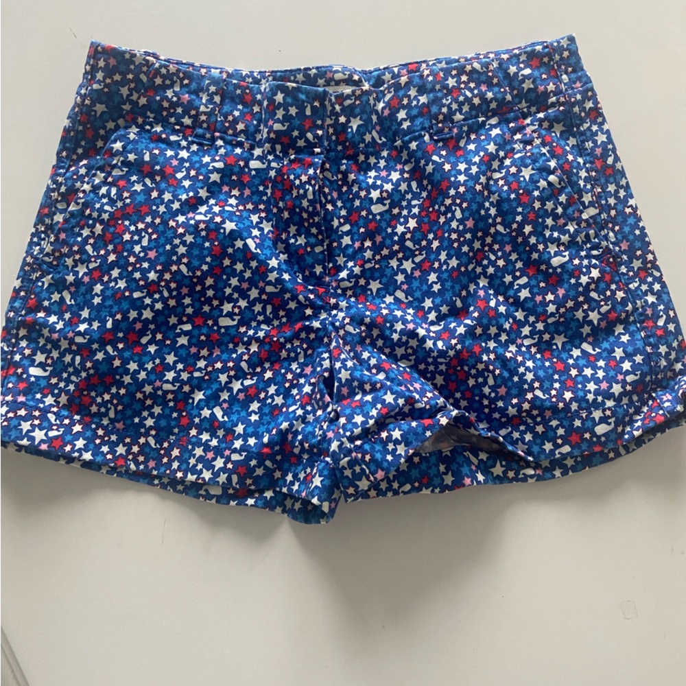 Red white and blue vineyard vines shorts